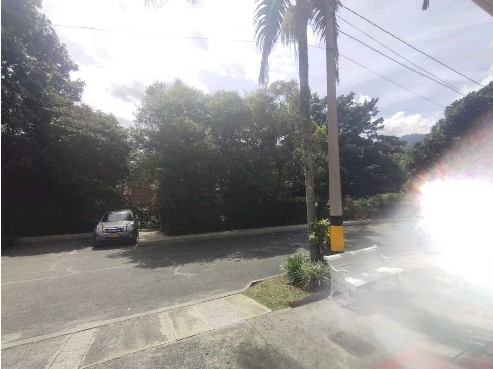 Casa en arriendo Antioquia Envigado Lombardia 130 m2 Habitaciones 3 Baños 3 Garajes 1 Precio $4800000