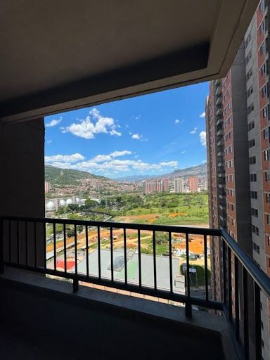 Apartamento en arriendo Antioquia Bello Andalucía 52 m2 Habitaciones 3 Baños 2 Garajes 1 Precio $1800000