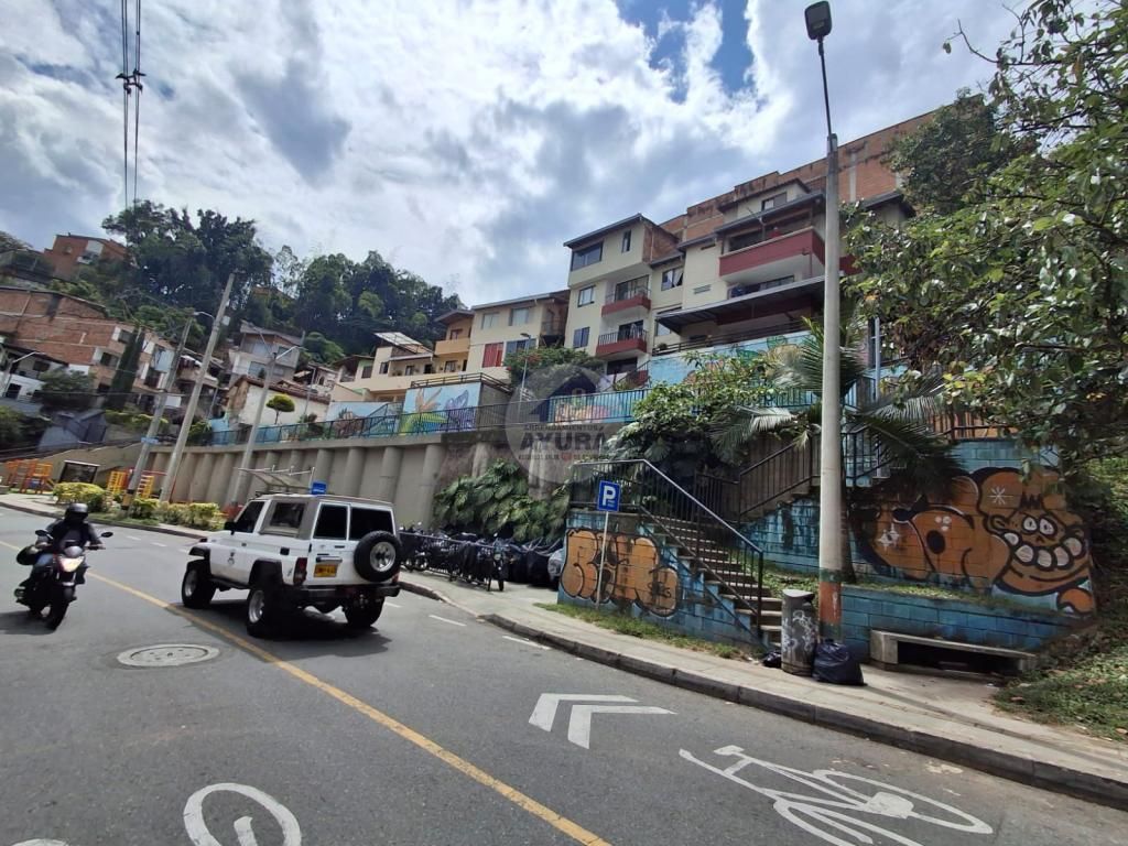 Apartamento en arriendo Antioquia Envigado Uribe Ángel 103 m2 Habitaciones 3 Baños 3 Garajes 0 Precio $2000000