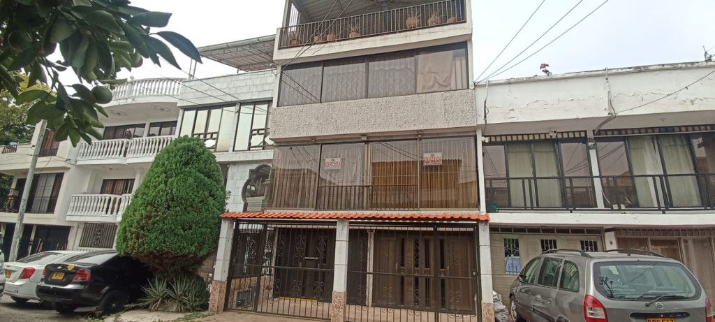 Casa en venta Valle Del Cauca Cali Sector Calima 336 m2 Habitaciones 7 Baños 7 Garajes 0 Precio $700000000