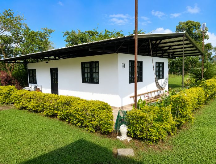 Finca en venta Quindío Montenegro Montenegro 350 m2 Habitaciones 8 Baños 4 Garajes 4 Precio $1200000000