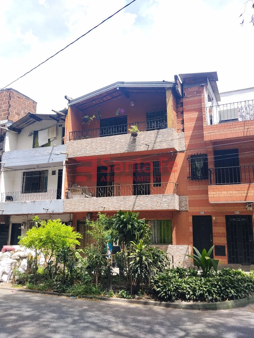 Apartamento en arriendo Antioquia Medellín Aranjuez 65 m2 Habitaciones 2 Baños 2 Garajes 0 Precio $1400000