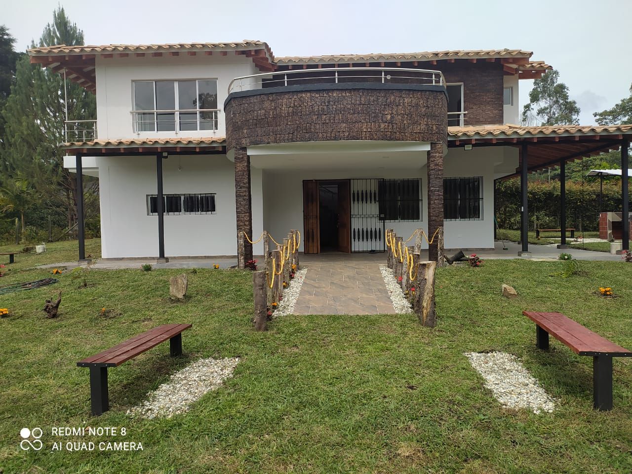 Finca en arriendo o venta Antioquia El Carmen De Viboral Ub Villas De La Loza 330 m2 Habitaciones 4 Baños 4 Garajes 6 Precio venta $1850000000 Precio arriendo $7500000