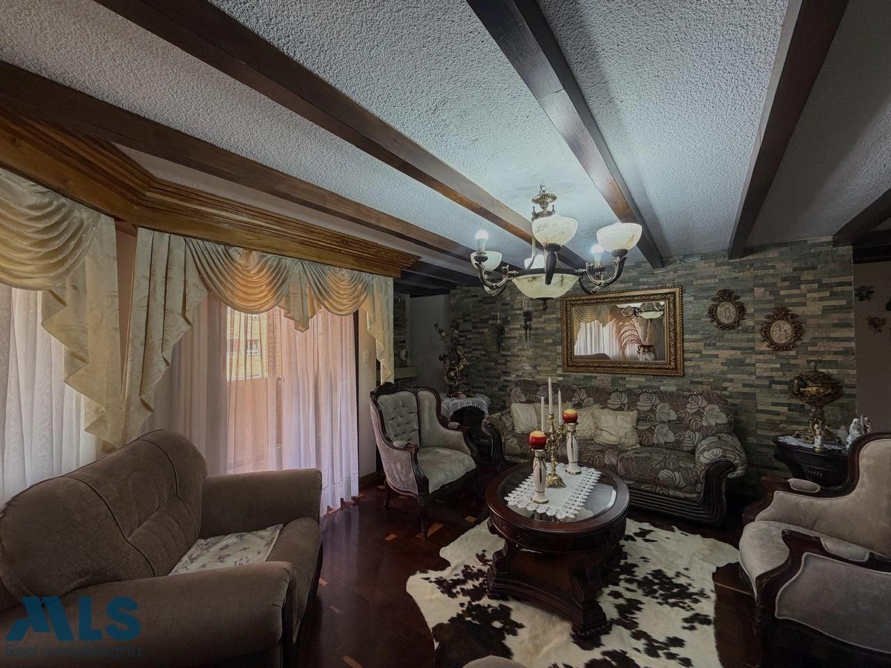 Apartamento en venta Antioquia Medellín Villanueva 250 m2 Habitaciones 5 Baños 4 Garajes 1 Precio $900000000
