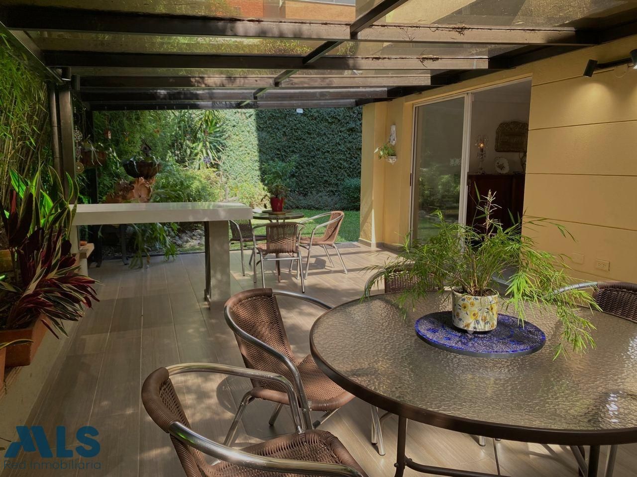 Casa en venta Antioquia Medellín La Linde 470 m2 Habitaciones 3 Baños 4 Garajes 3 Precio $1650000000