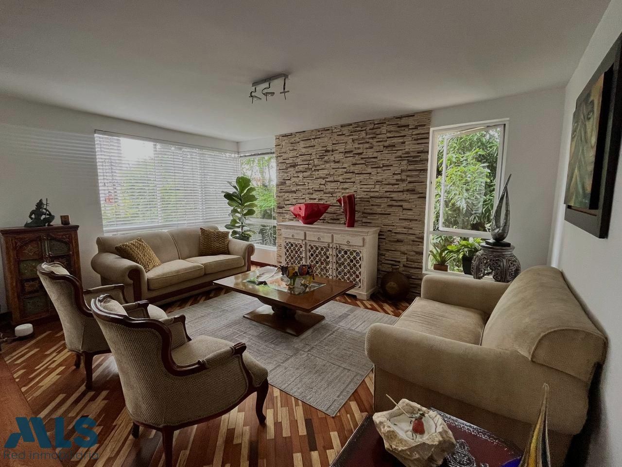 Inmuebles en Remate Apartamento en venta Antioquia Medellín El Tesoro 152 m2 Habitaciones 3 Baños 3 Garajes 2 Precio $900000000