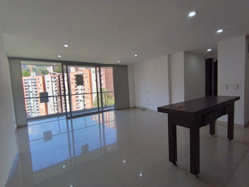 Apartamento en arriendo Antioquia Envigado Zona Centro 75 m2 Habitaciones 3 Baños 2 Garajes 1 Precio $3000000