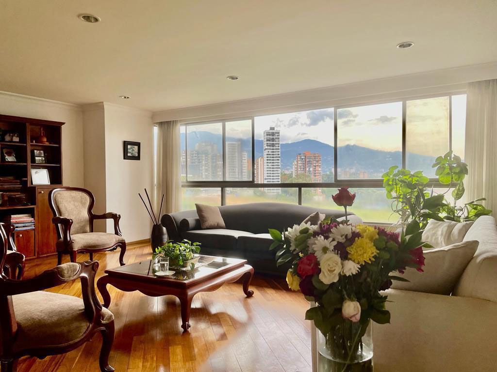 Apartamento en venta Antioquia Medellín Los Balsos No 1 240 m2 Habitaciones 4 Baños 3 Garajes 2 Precio $1660000000