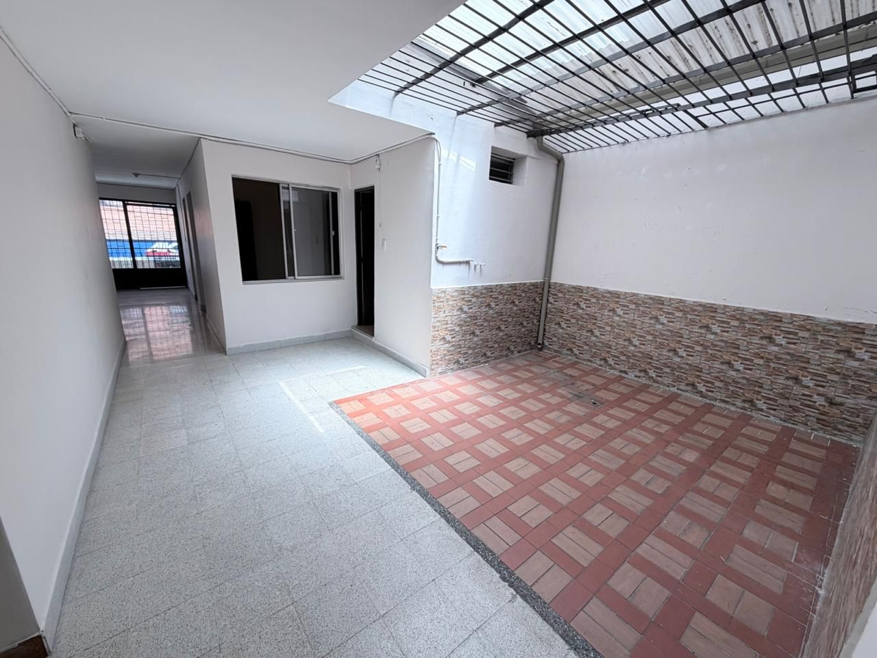 Casa en arriendo Antioquia Itagüí Los Naranjos 120 m2 Habitaciones 3 Baños 2 Garajes 0 Precio $2400000