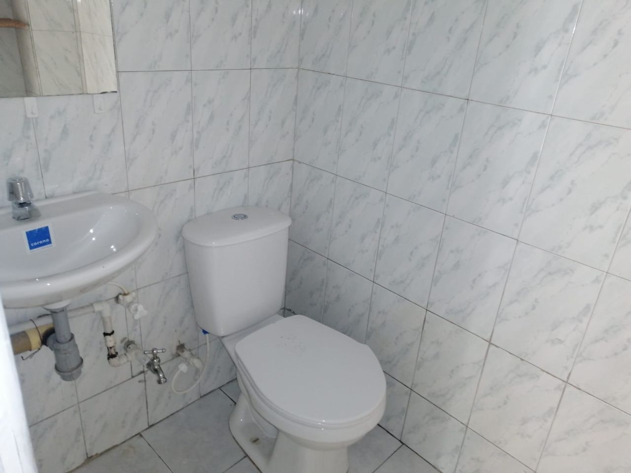 Local en arriendo Cundinamarca Bogotá Marly 10 m2 Habitaciones 0 Baños 1 Garajes 0 Precio $1500000