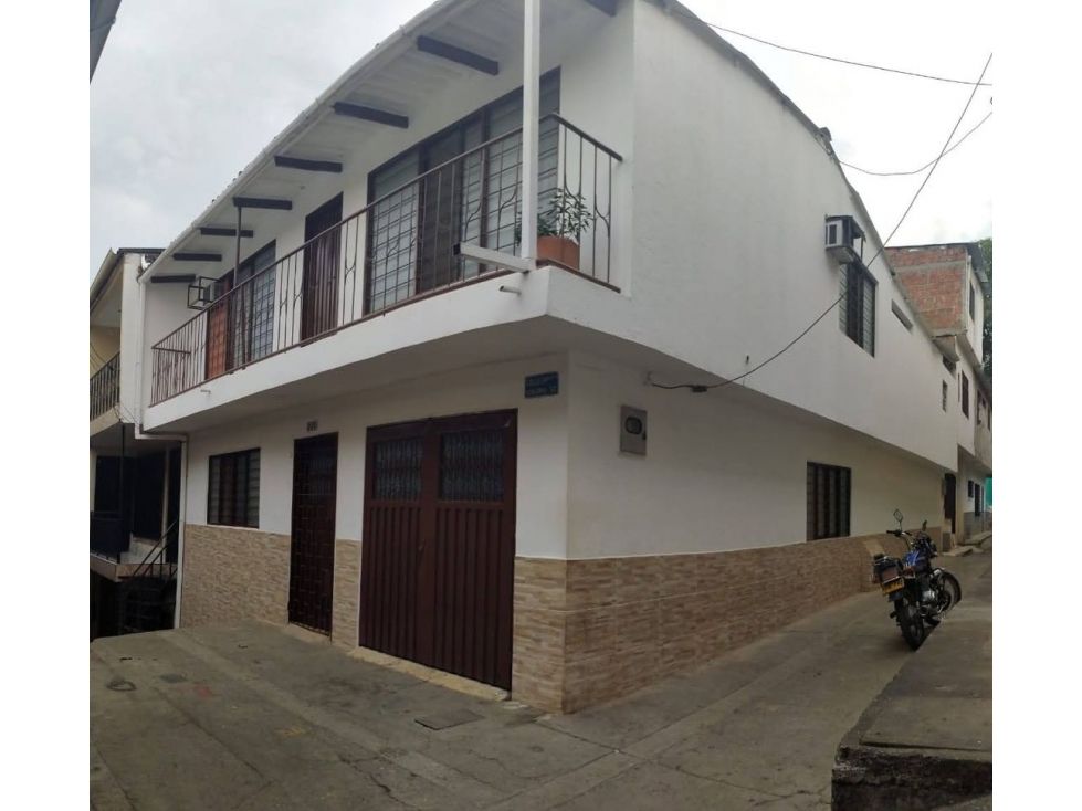Casa en venta Valle Del Cauca Cali Venezuela - Urb Cañaveralejo 240 m2 Habitaciones 5 Baños 3 Garajes 1 Precio $325000000