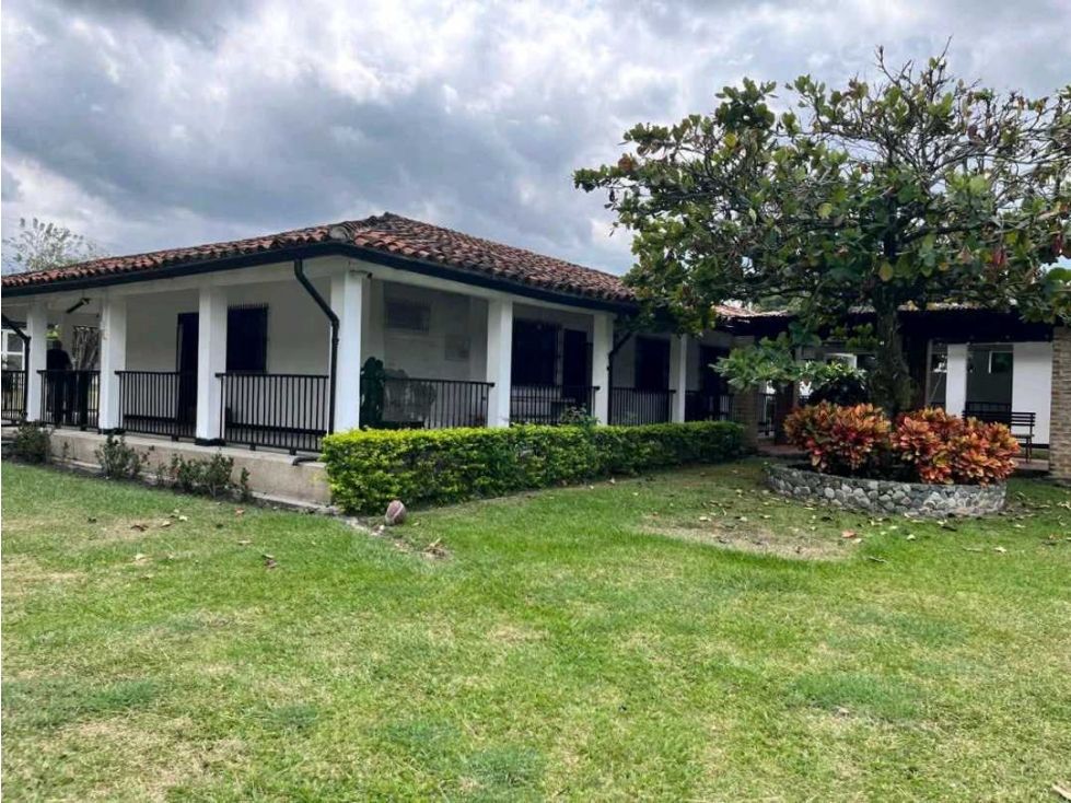 Finca en venta Valle Del Cauca El Cerrito El Cerrito 1500 m2 Habitaciones 3 Baños 4 Garajes 5 Precio $1000000000