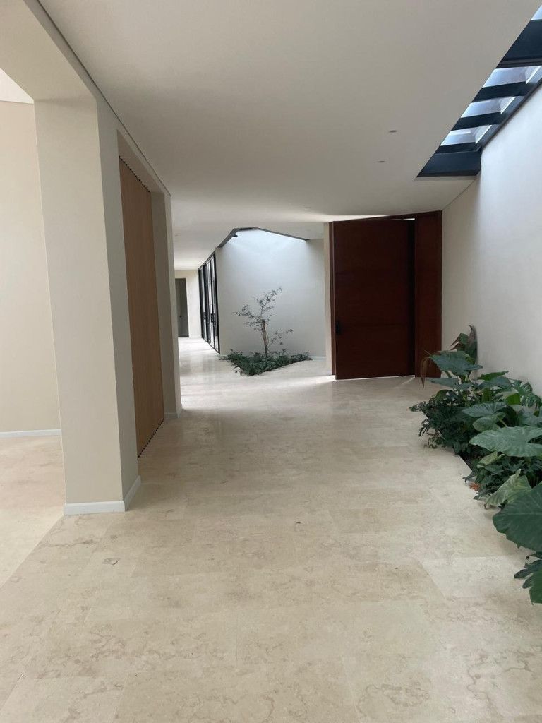 Casa en venta Valle Del Cauca Cali Bretaña 730 m2 Habitaciones 5 Baños 5 Garajes 3 Precio $5200000000