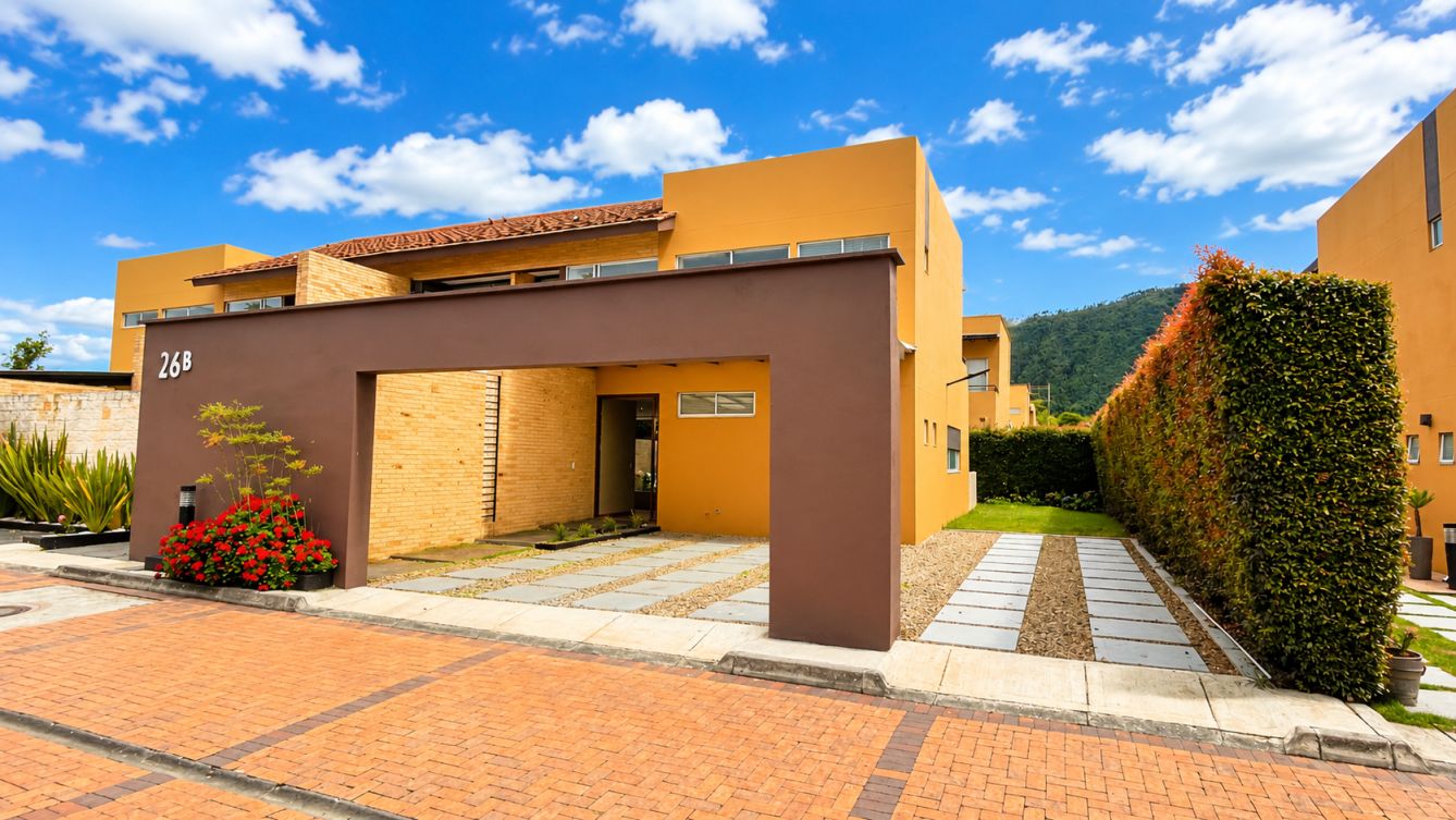 Casa en venta Cundinamarca Cajicá Cn Villa Los Pinos 262 m2 Habitaciones 4 Baños 6 Garajes 4 Precio $1250000000