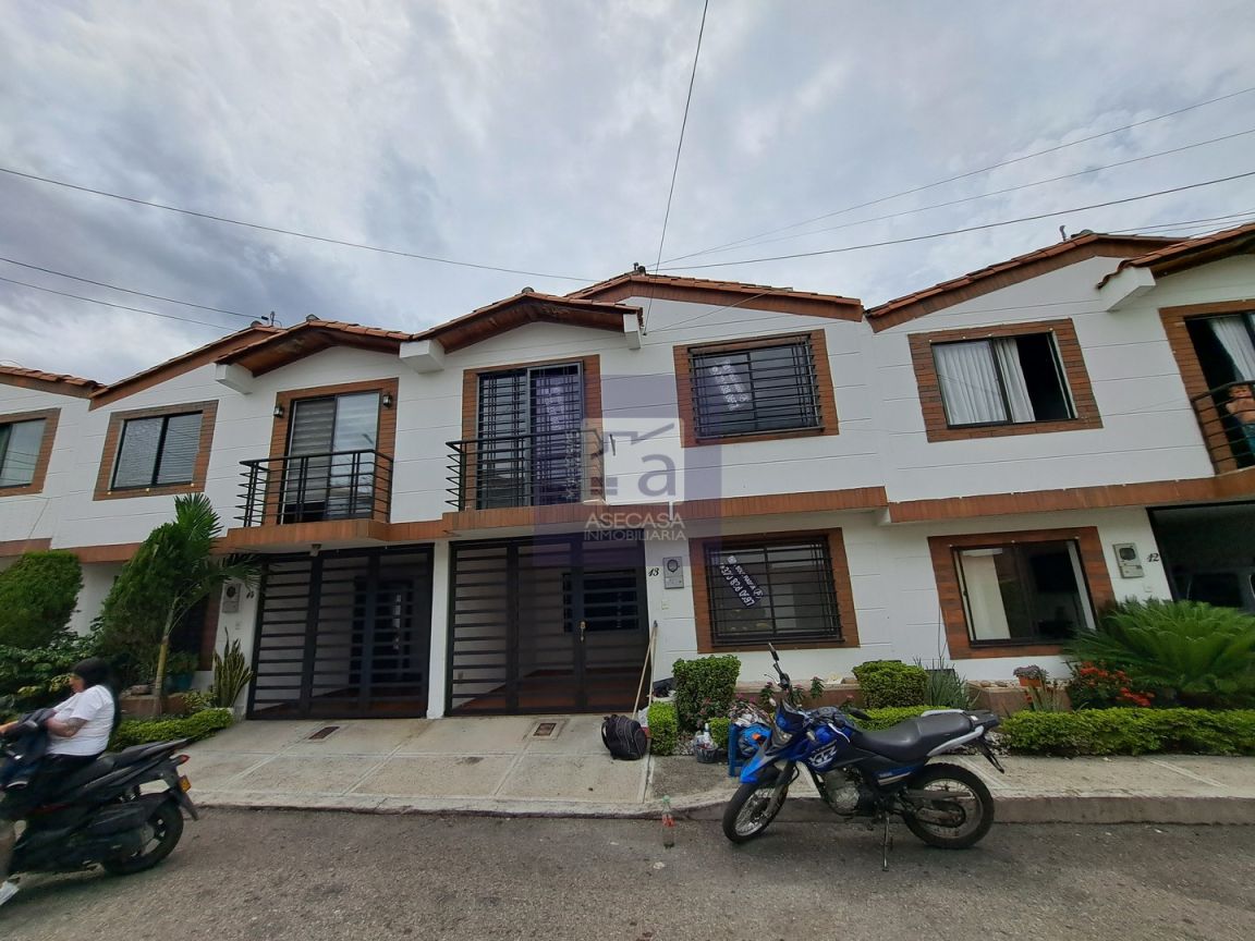 Casa en arriendo Santander Piedecuesta Cr Callejuelas 144 m2 Habitaciones 6 Baños 4 Garajes 1 Precio $1964000