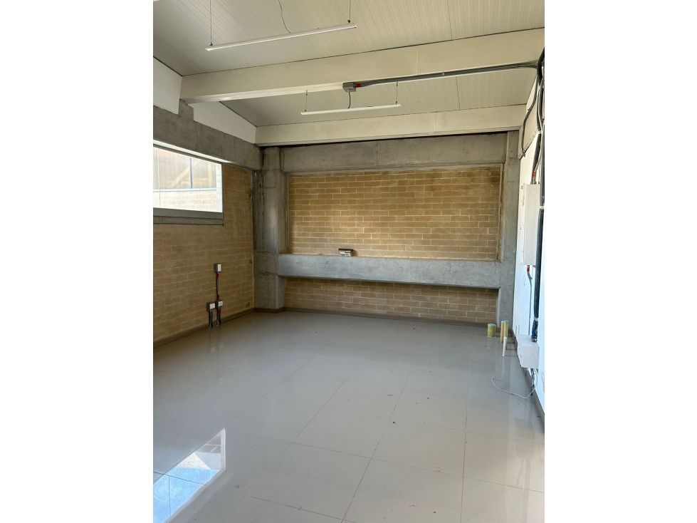Local en arriendo o venta Antioquia Rionegro Rionegro 31 m2 Habitaciones 0 Baños 0 Garajes 0 Precio venta $300000000 Precio arriendo $2380000