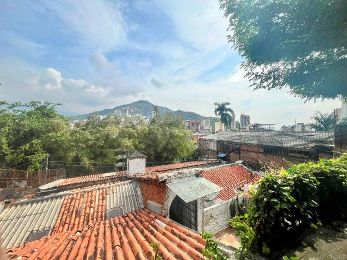 Casa en venta Valle Del Cauca Cali El Peñón 388 m2 Habitaciones 5 Baños 6 Garajes 2 Precio $1180000000