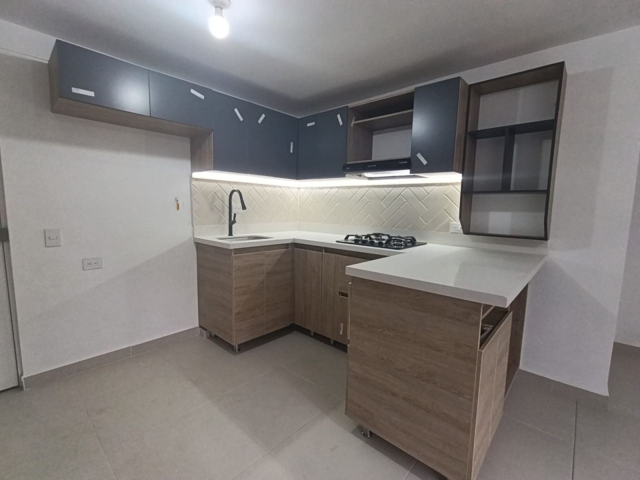 Apartamento en arriendo Antioquia Itagüí Vereda El Progreso 55 m2 Habitaciones 3 Baños 2 Garajes 0 Precio $2350000