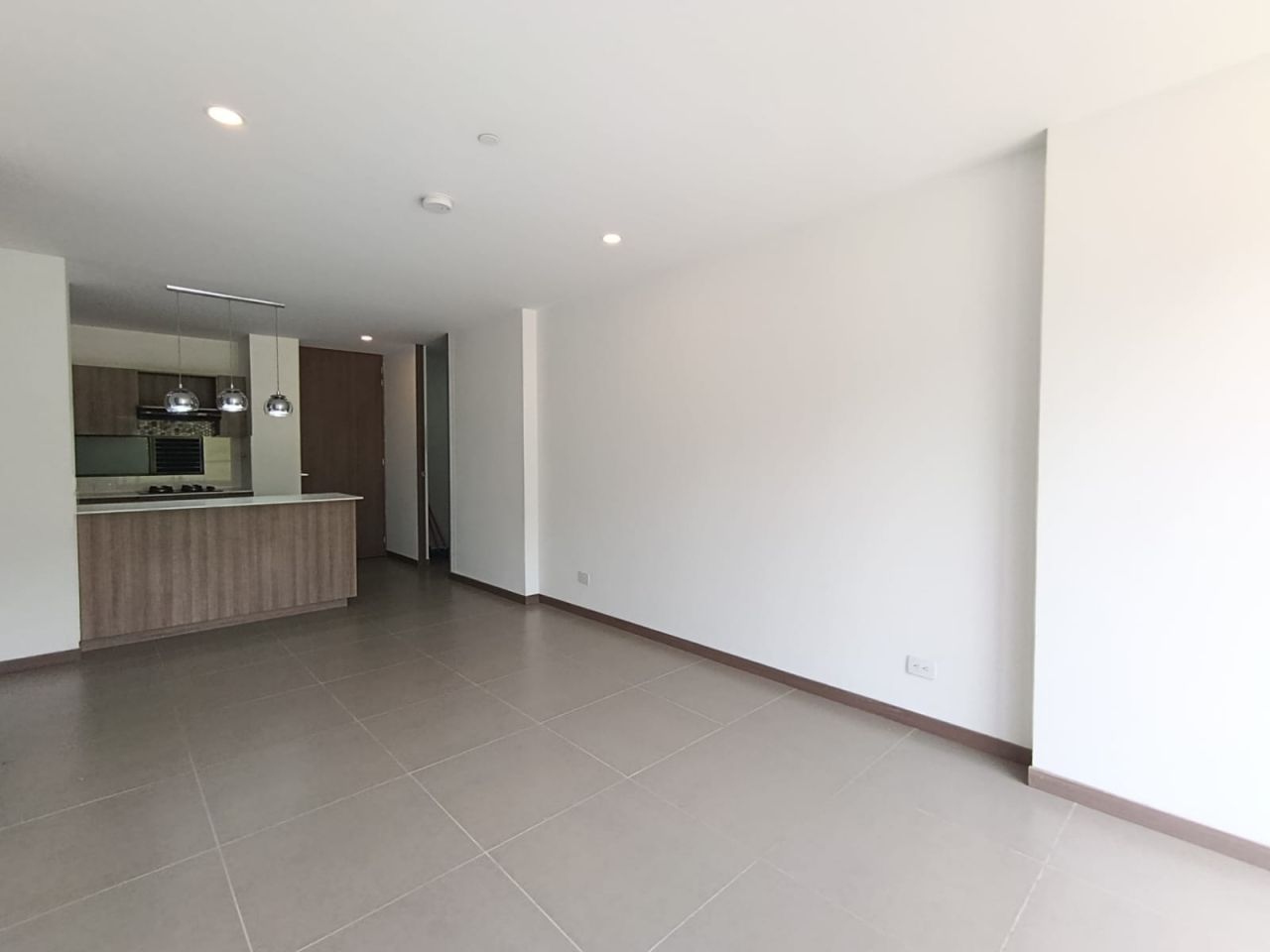 Apartamento en arriendo Antioquia Envigado Asd 87 m2 Habitaciones 2 Baños 2 Garajes 2 Precio $4850000