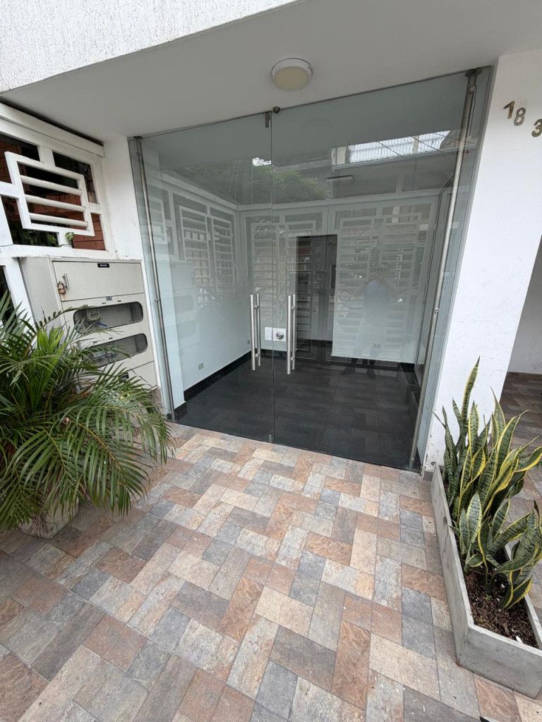 Local en arriendo Valle Del Cauca Cali San Judas Tadeo Ii 15 m2 Habitaciones 0 Baños 0 Garajes 0 Precio $650000