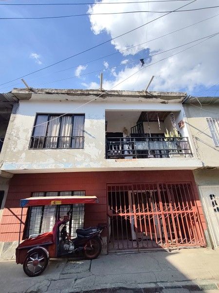 Casa en venta Valle Del Cauca Cali Zona De Reserva Agricola 210 m2 Habitaciones 6 Baños 2 Garajes 0 Precio $260000000