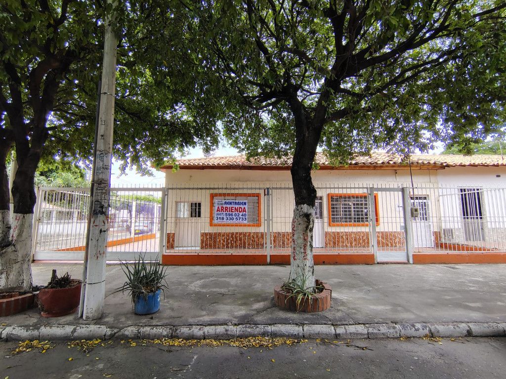 Casa en arriendo Norte De Santander Cúcuta Popular 375 m2 Habitaciones 8 Baños 6 Garajes 1 Precio $4500000