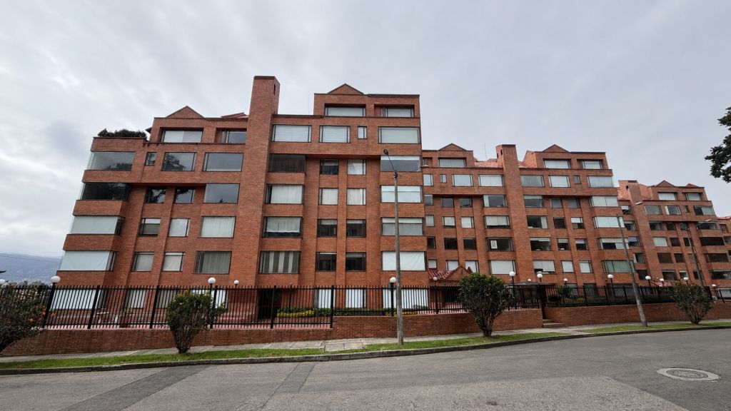 Apartamento en venta Cundinamarca Bogotá Club Los Lagartos 175 m2 Habitaciones 3 Baños 3 Garajes 4 Precio $1200000000