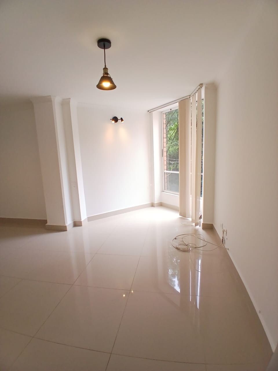 Apartamento en arriendo Antioquia Envigado Torres Del Sur 70 m2 Habitaciones 3 Baños 2 Garajes 1 Precio $3200000