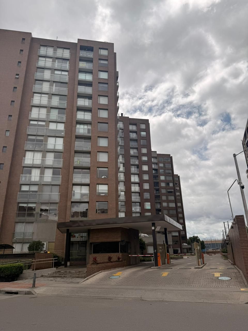 Apartamento en venta Cundinamarca Bogotá La Esperanza Norte 98 m2 Habitaciones 3 Baños 4 Garajes 2 Precio $1100000000