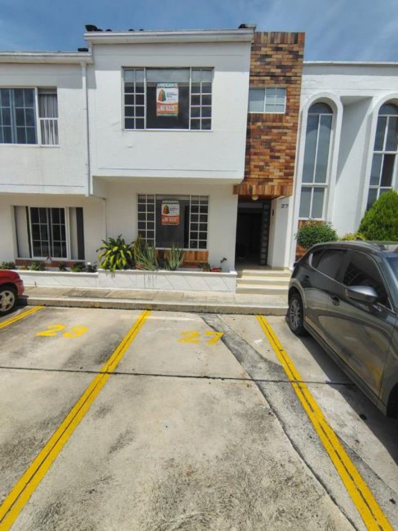 Casa en arriendo Santander Floridablanca Ub Portales Del Campestre 100 m2 Habitaciones 3 Baños 4 Garajes 0 Precio $3500000
