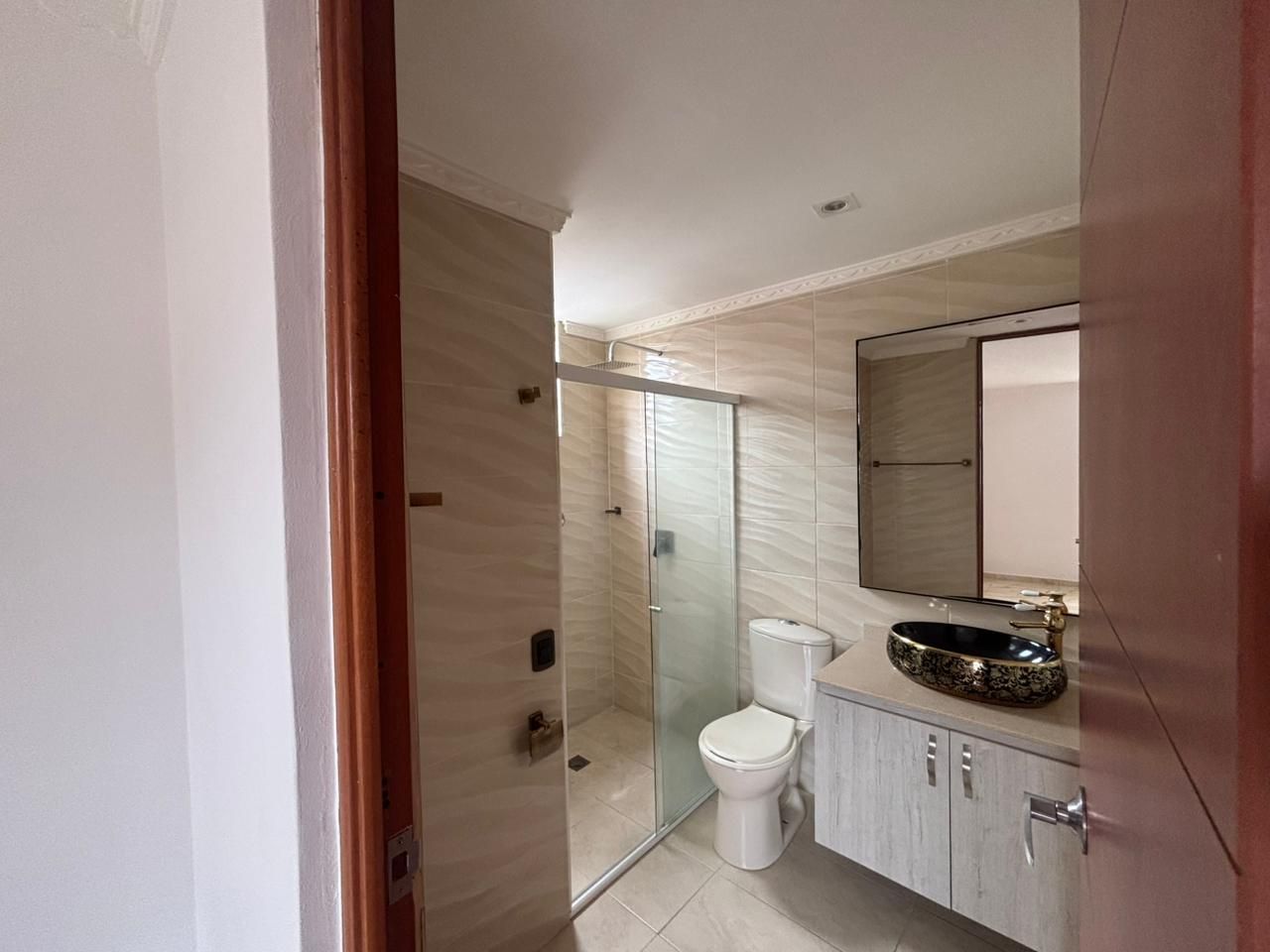 Apartamento en arriendo Antioquia Medellín La Linde 85 m2 Habitaciones 3 Baños 2 Garajes 1 Precio $4500000