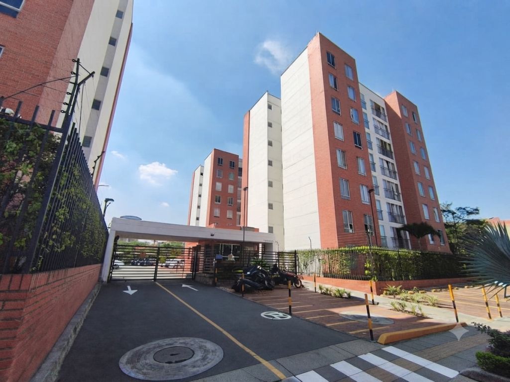 Apartamento en arriendo Valle Del Cauca Cali Ciudad Real 60 m2 Habitaciones 3 Baños 2 Garajes 1 Precio $1400000