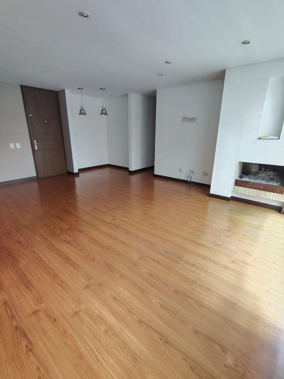 Apartamento en arriendo o venta Cundinamarca Bogotá Nuevo Contry 77 m2 Habitaciones 2 Baños 2 Garajes 2 Precio venta $680000000 Precio arriendo $3740000