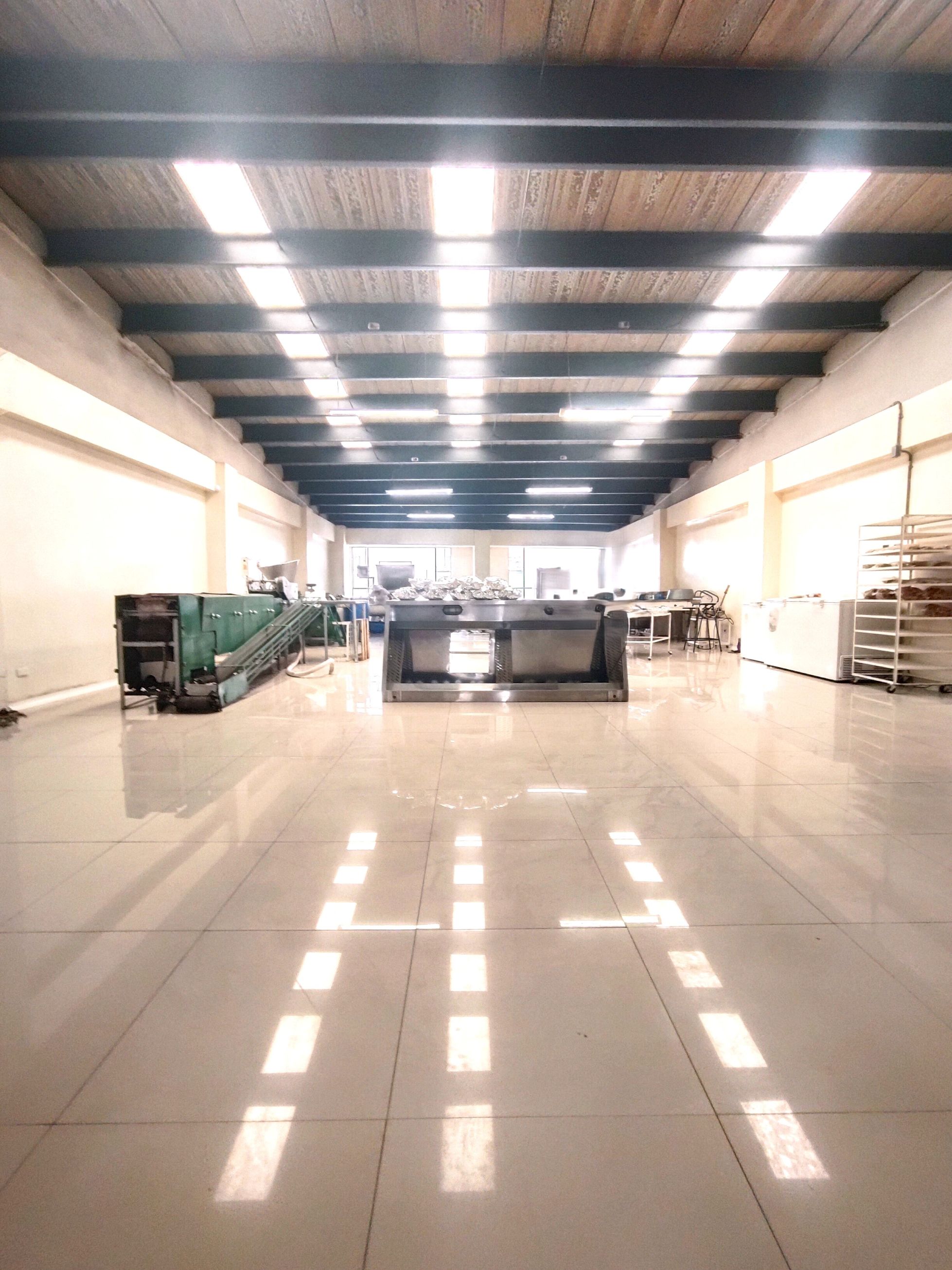 Bodega en venta Cundinamarca Bogotá Prado Veraniego Sur 400 m2 Habitaciones 0 Baños 3 Garajes 6 Precio $1810000000