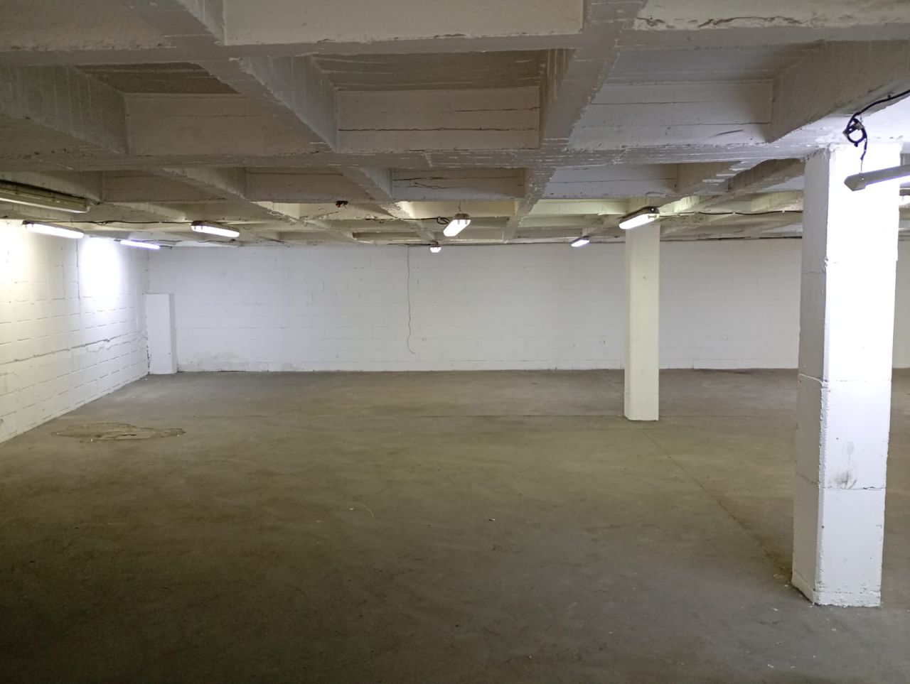 Bodega en arriendo Antioquia Itagüí Los Naranjos 2950 m2 Habitaciones 0 Baños 6 Garajes 4 Precio $82000000