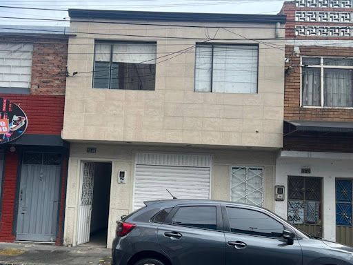 Casa en venta Cundinamarca Bogotá Calabria 195 m2 Habitaciones 4 Baños 3 Garajes 0 Precio $599000000