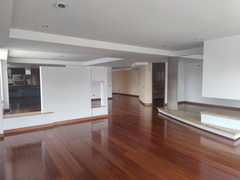 Apartamento en arriendo Cundinamarca Bogotá Santa Barbara Occidental 379 m2 Habitaciones 5 Baños 6 Garajes 4 Precio $16355000