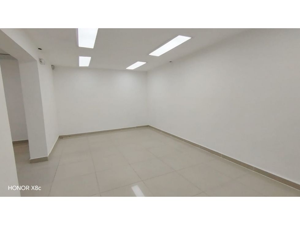 Local en arriendo Antioquia Medellín Estadio 810 m2 Habitaciones 0 Baños 5 Garajes 0 Precio $32000000