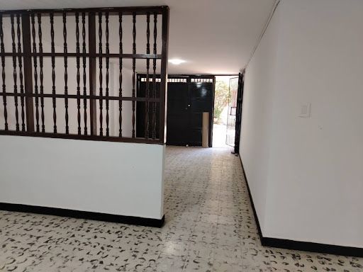 Casa en arriendo Antioquia Medellín Los Colores 130 m2 Habitaciones 4 Baños 2 Garajes 1 Precio $4800000