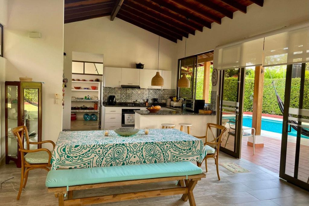 Casa en venta Cundinamarca Guaduas Guaduas 216 m2 Habitaciones 4 Baños 3 Garajes 2 Precio $1250000