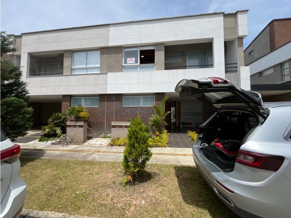 Casa en arriendo Antioquia Rionegro Centro 200 m2 Habitaciones 3 Baños 4 Garajes 2 Precio $7800000