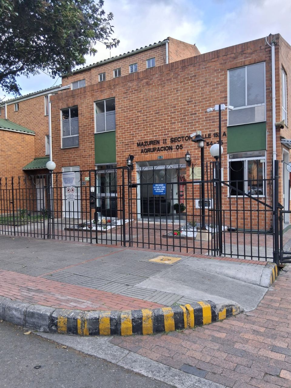 Casa en arriendo Cundinamarca Bogotá Mazurén 62 m2 Habitaciones 3 Baños 2 Garajes 1 Precio $2200000