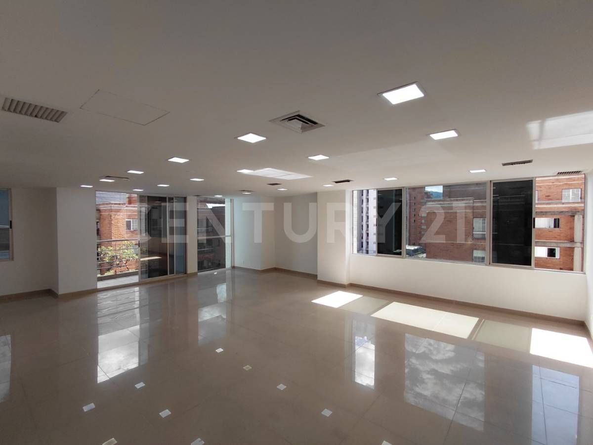 Oficina en arriendo Antioquia Medellín Patio Bonito 79 m2 Habitaciones 0 Baños 0 Garajes 3 Precio $7300000