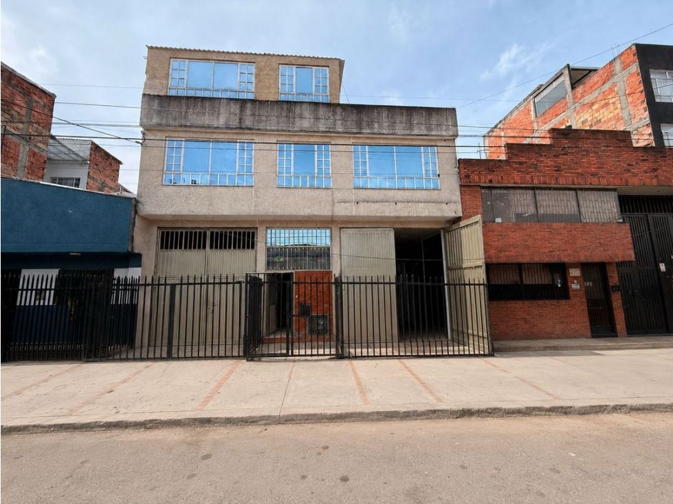 Bodega en venta Cundinamarca Bogotá Carvajal 350 m2 Habitaciones 0 Baños 3 Garajes 3 Precio $1850000000