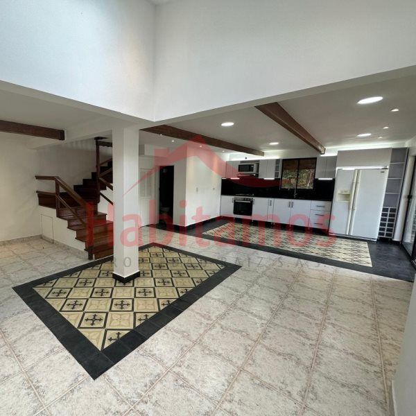 Casa en arriendo Antioquia Medellín Medellín 3000 m2 Habitaciones 3 Baños 2 Garajes 12 Precio $5150000