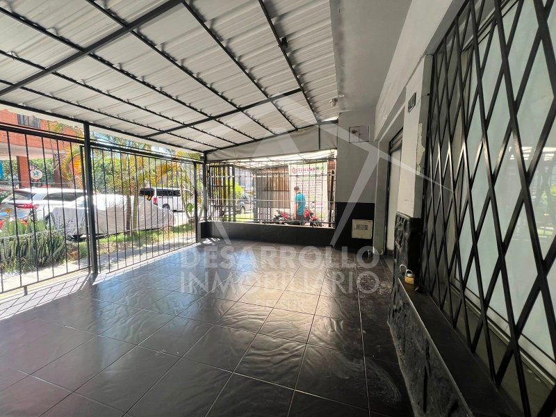 Local en arriendo Antioquia Medellín Lorena 205 m2 Habitaciones 0 Baños 3 Garajes 0 Precio $11000000