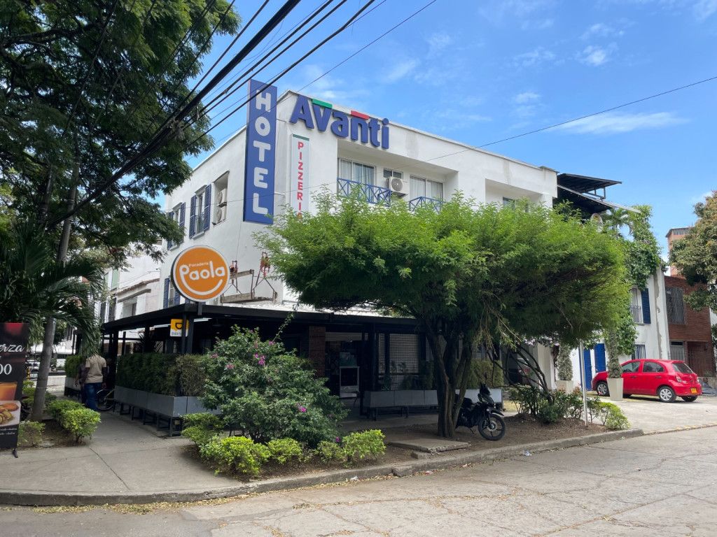 Local en arriendo Valle Del Cauca Cali La Flora 232 m2 Habitaciones 0 Baños 2 Garajes 0 Precio $5500000