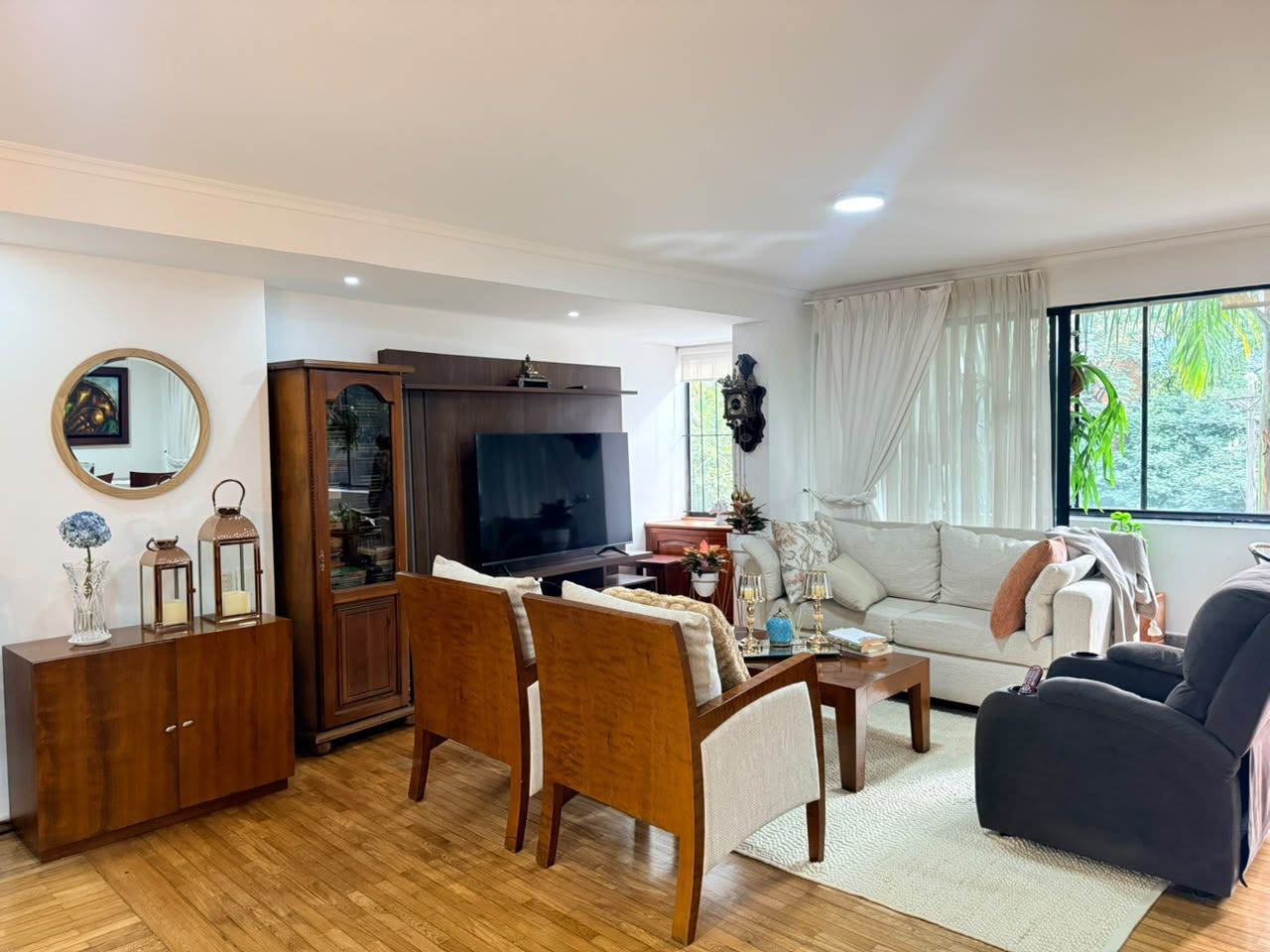 Apartamento en arriendo Antioquia Medellín La Aguacatala 170 m2 Habitaciones 3 Baños 3 Garajes 2 Precio $7200000