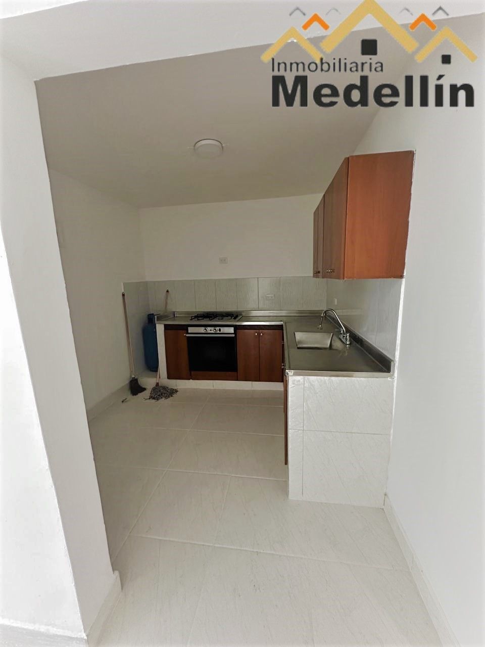 Apartamento en arriendo Antioquia Medellín San Bernardo 79 m2 Habitaciones 2 Baños 2 Garajes 0 Precio $2300000