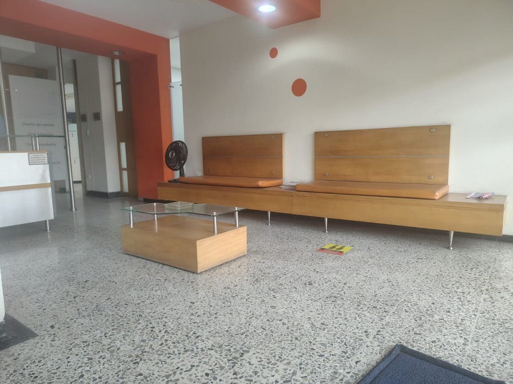 Oficina en venta Norte De Santander Cúcuta Blanco 285 m2 Habitaciones 0 Baños 4 Garajes 2 Precio $850000000